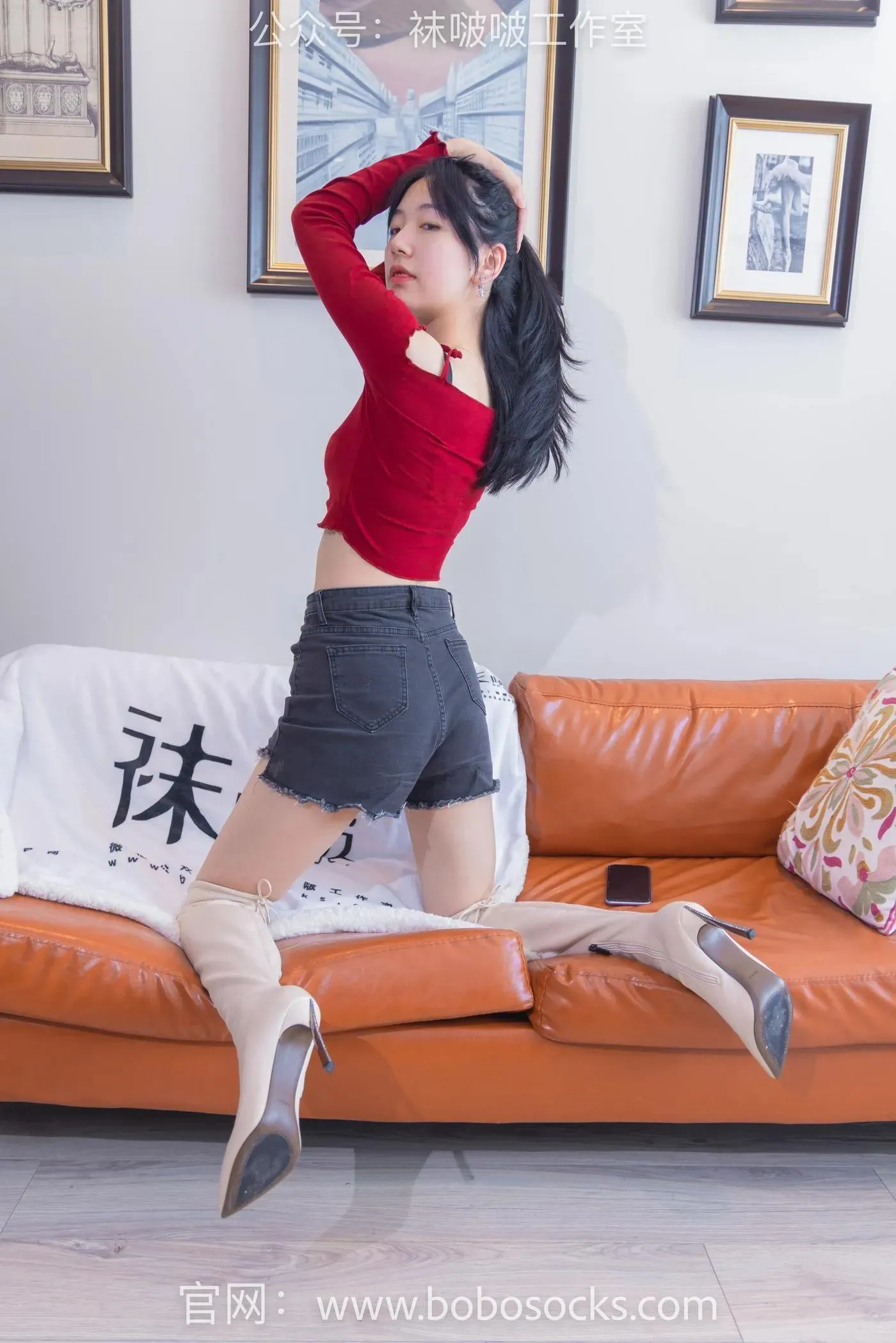 [BoBoSocks袜啵啵]NO.120 小甜豆-高跟长靴、白棉袜、裸足 [170P]插图1